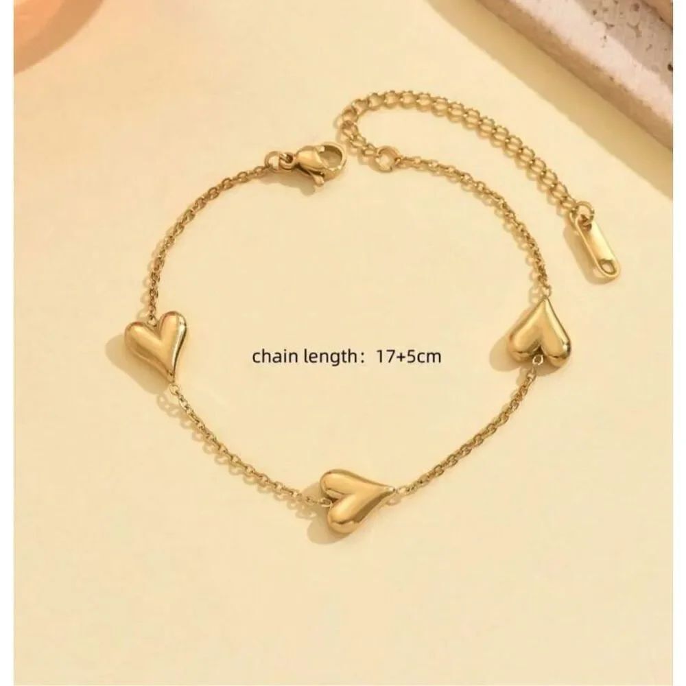 Silver Heart Bracelet - Picture 6 of 9